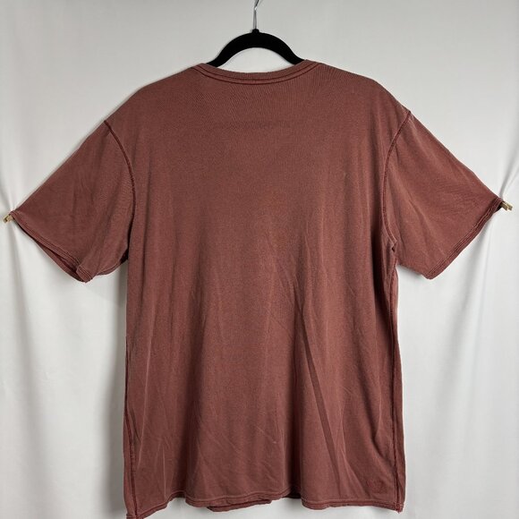 Guess XL Men Red Cotton V Neck Short Sleeve Triangle Abstract Graphic T Shirt - Picture 4 of 9